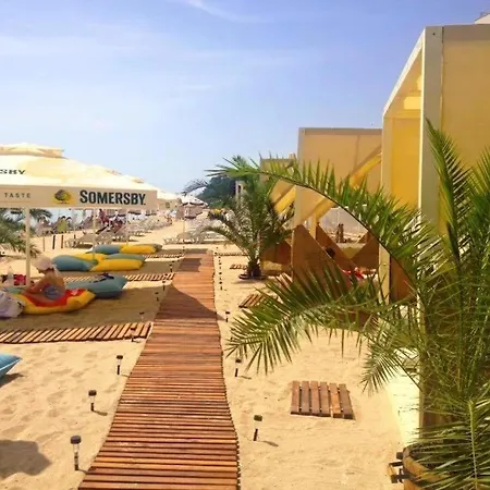 Aurora アパート オブゾー